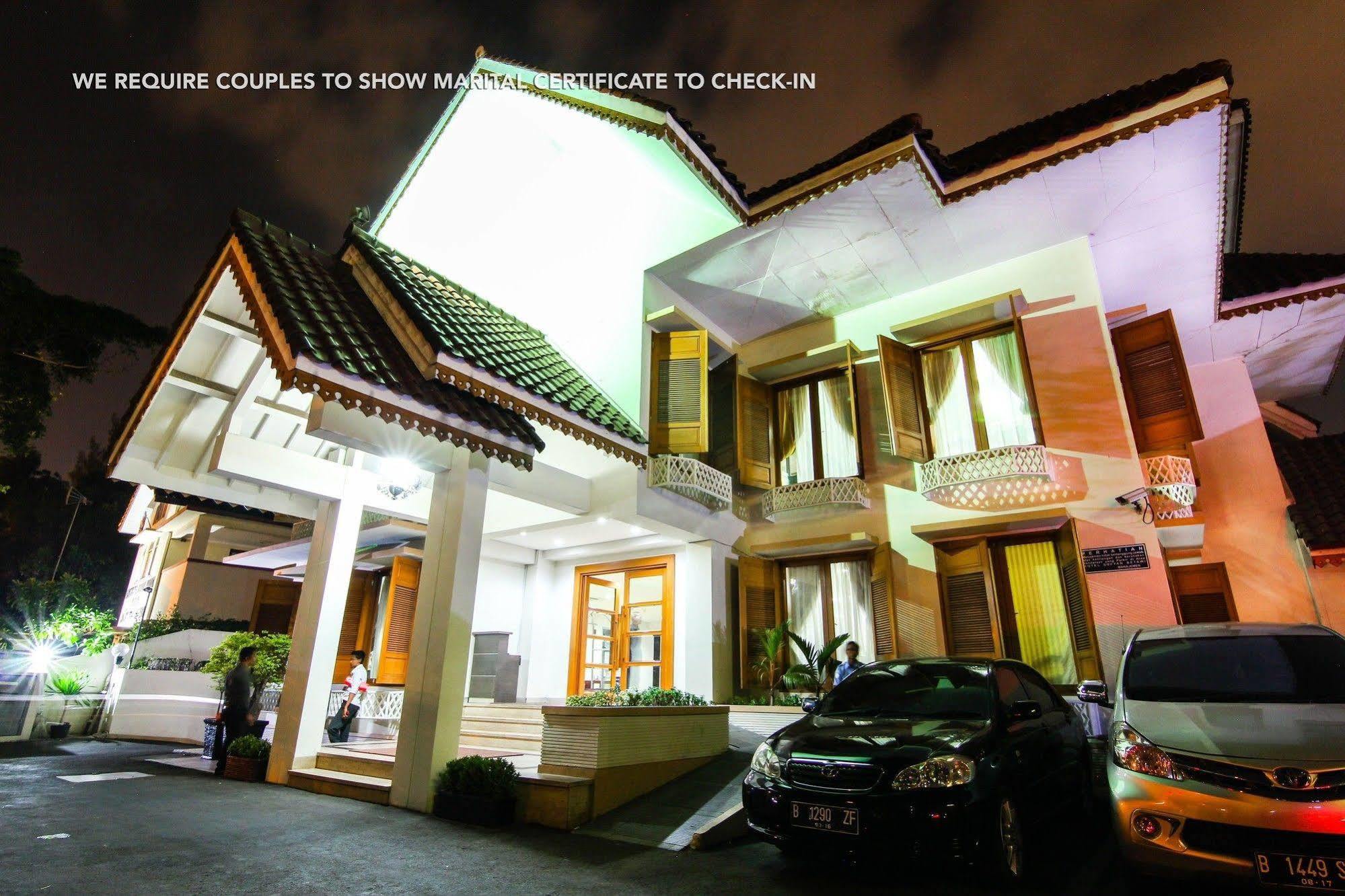 Zen Premium Menteng Syariah Yakarta Exterior foto